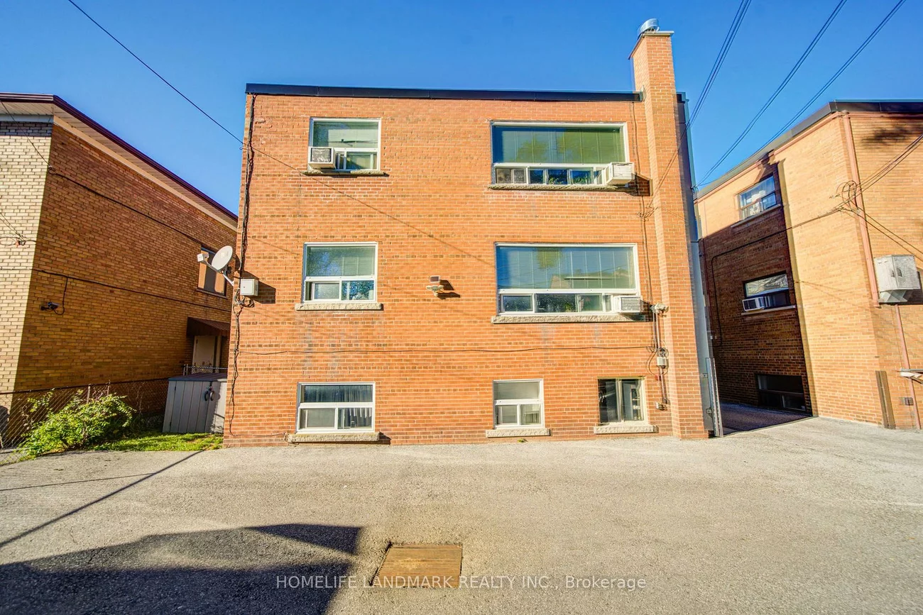 827, Cosburn, Woodbine-Lumsden, Toronto