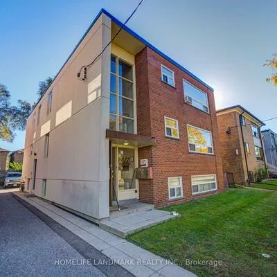 827, Cosburn, Woodbine-Lumsden, Toronto