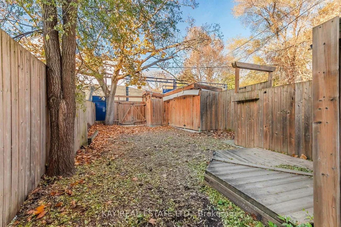 1394, Gerrard, Greenwood-Coxwell, Toronto