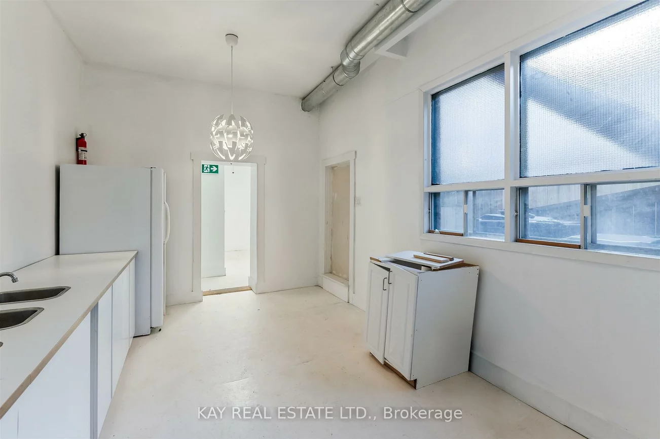1394, Gerrard, Greenwood-Coxwell, Toronto