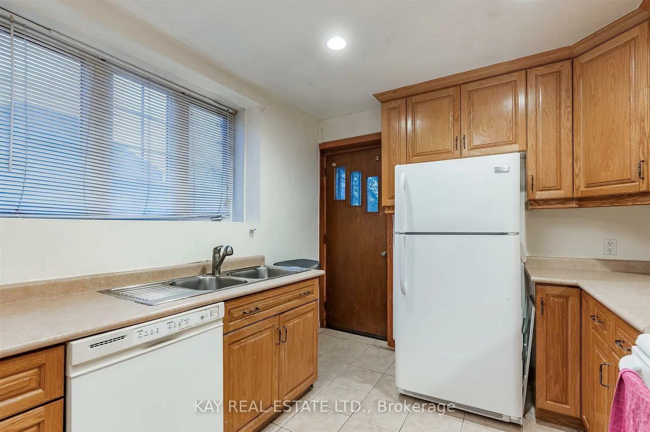 1394, Gerrard, Greenwood-Coxwell, Toronto