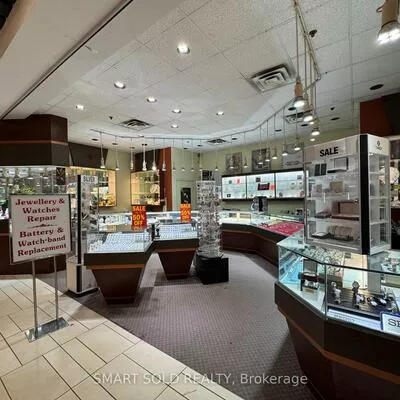 Commercial for sale, 3495, Lawrence, Woburn, Toronto