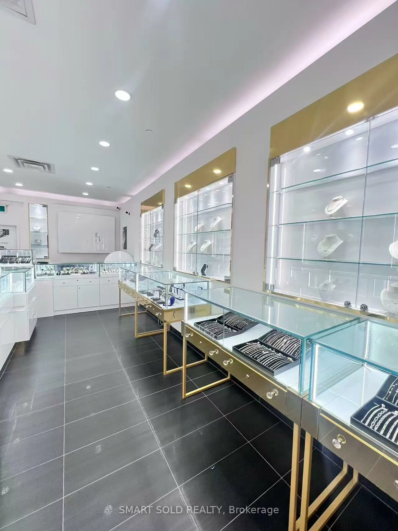 70, Eglinton, Clairlea-Birchmount, Toronto