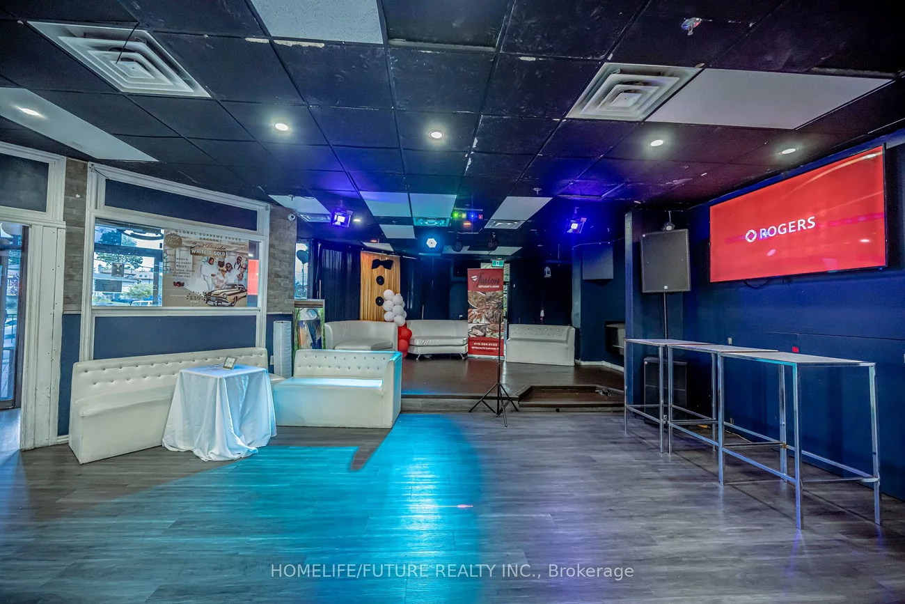 880, Ellesmere, Dorset Park, Toronto