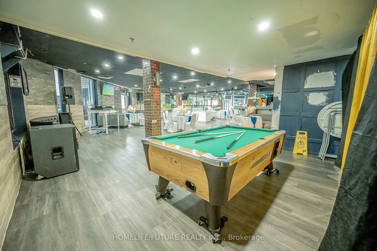 880, Ellesmere, Dorset Park, Toronto