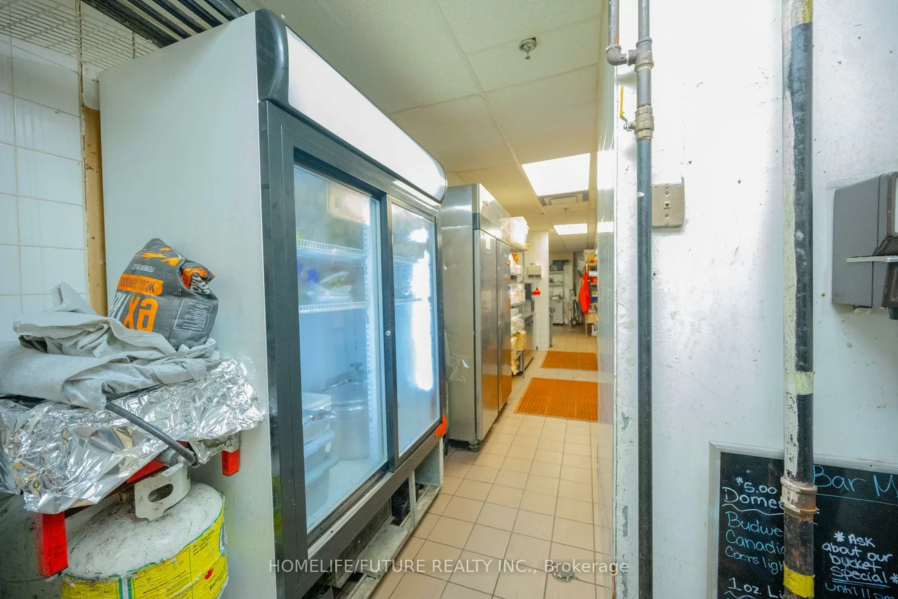 880, Ellesmere, Dorset Park, Toronto