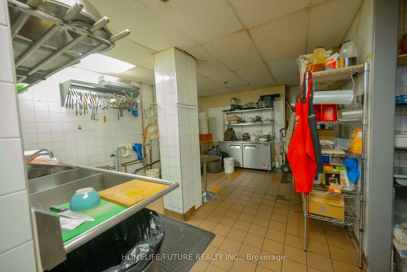 880, Ellesmere, Dorset Park, Toronto