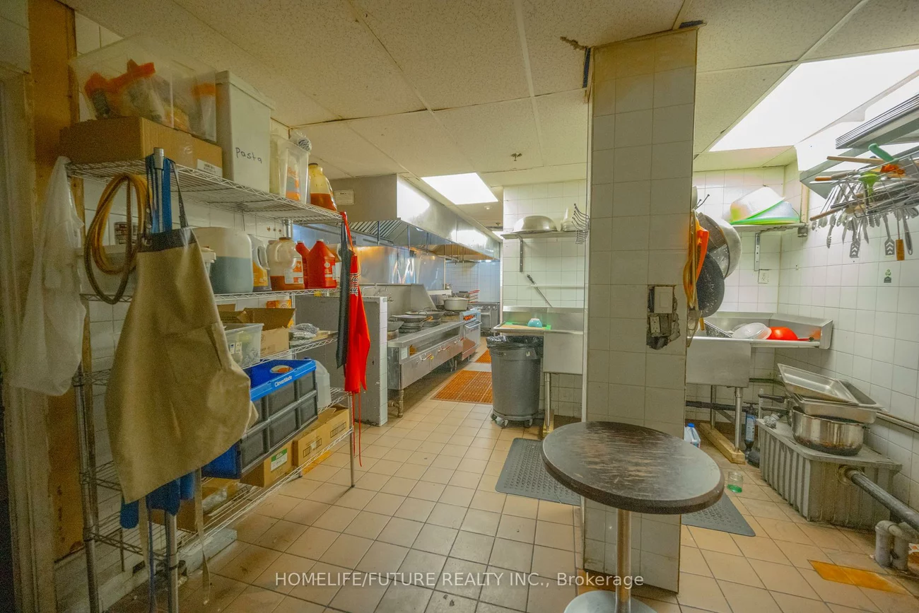 880, Ellesmere, Dorset Park, Toronto