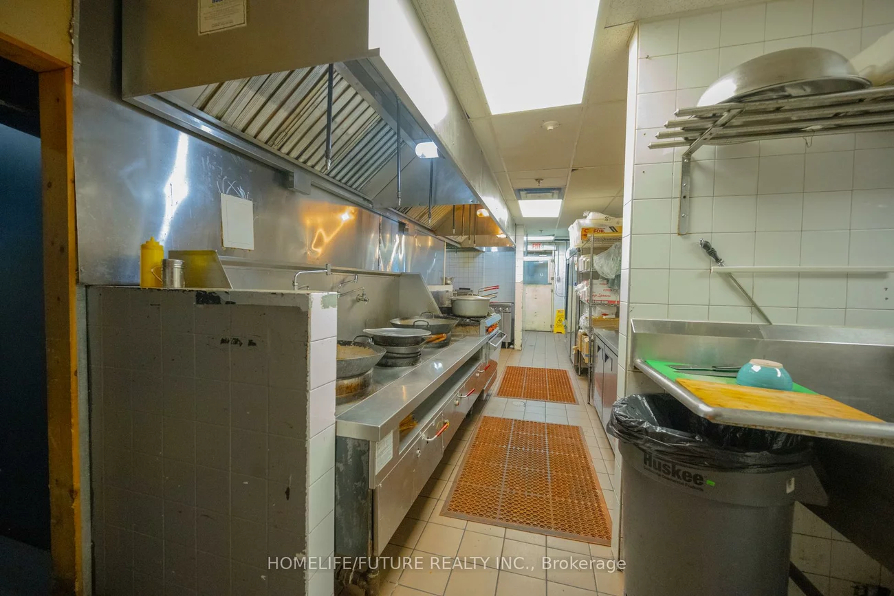 880, Ellesmere, Dorset Park, Toronto