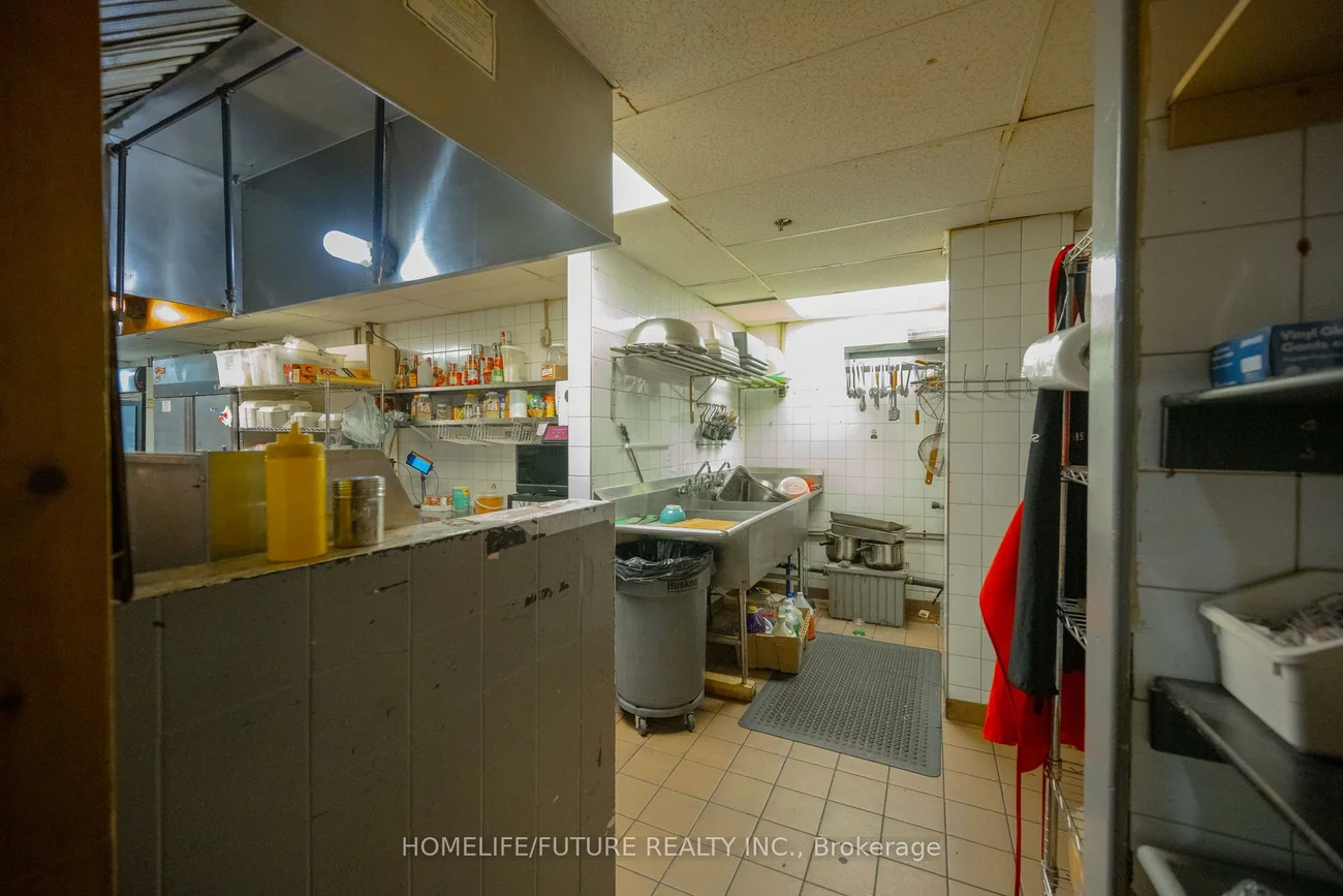 880, Ellesmere, Dorset Park, Toronto