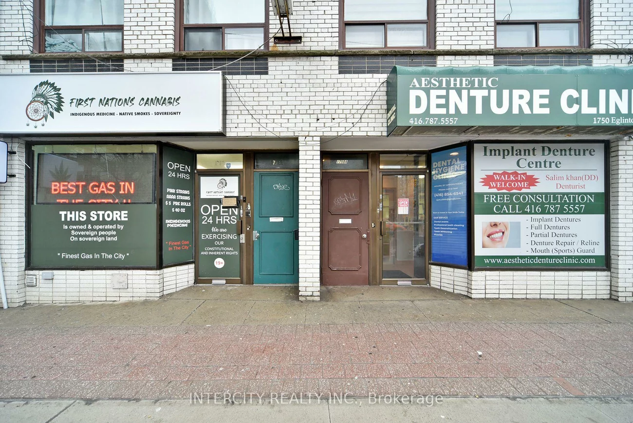 1752, Eglinton, Briar Hill-Belgravia, Toronto