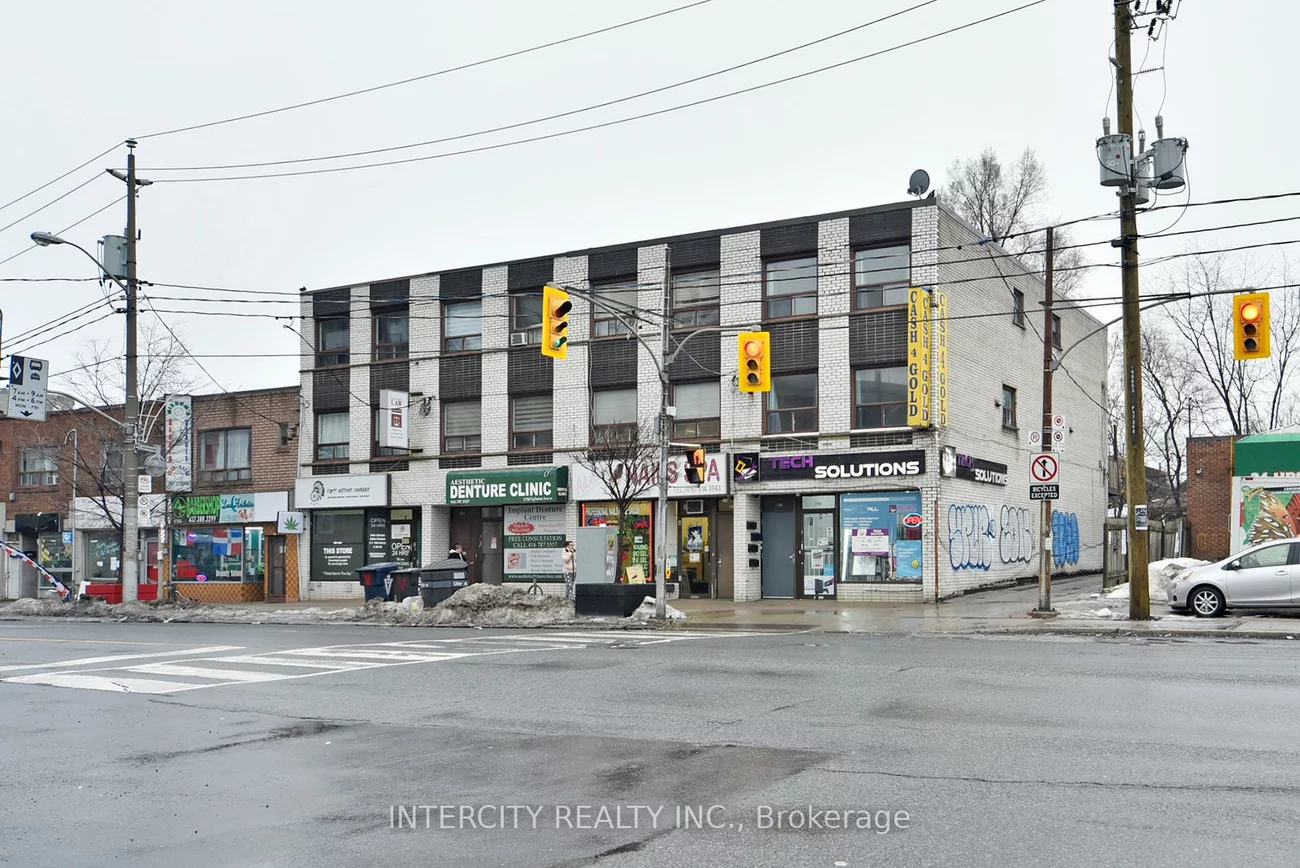 1750, Eglinton, Briar Hill-Belgravia, Toronto