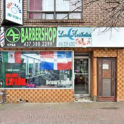 1754, Eglinton, Briar Hill-Belgravia, Toronto
