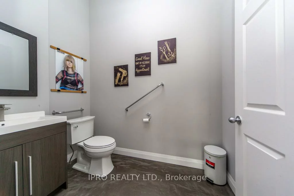 272, Manitoba, Mimico, Toronto