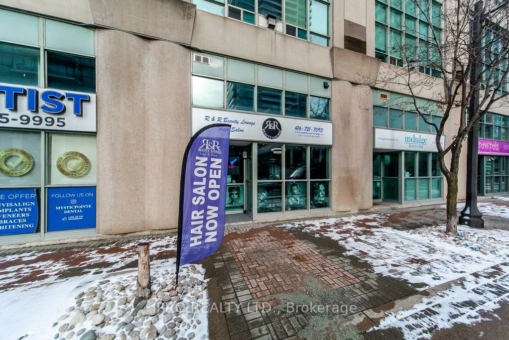 272, Manitoba, Mimico, Toronto