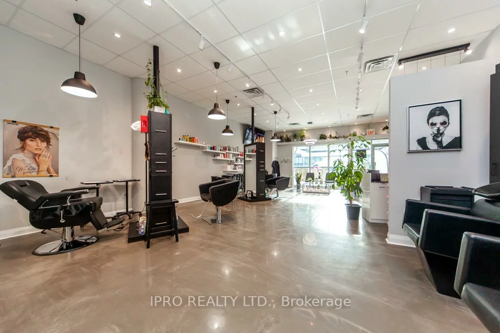 272, Manitoba, Mimico, Toronto
