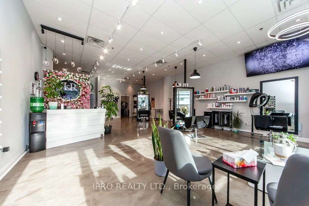 272, Manitoba, Mimico, Toronto