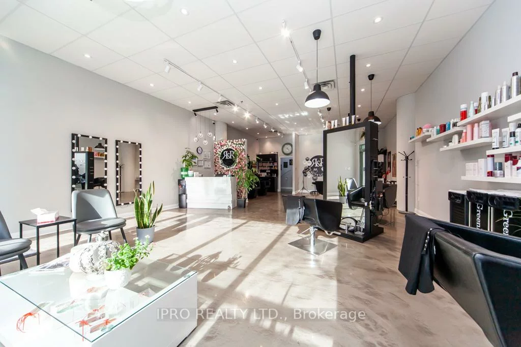 272, Manitoba, Mimico, Toronto