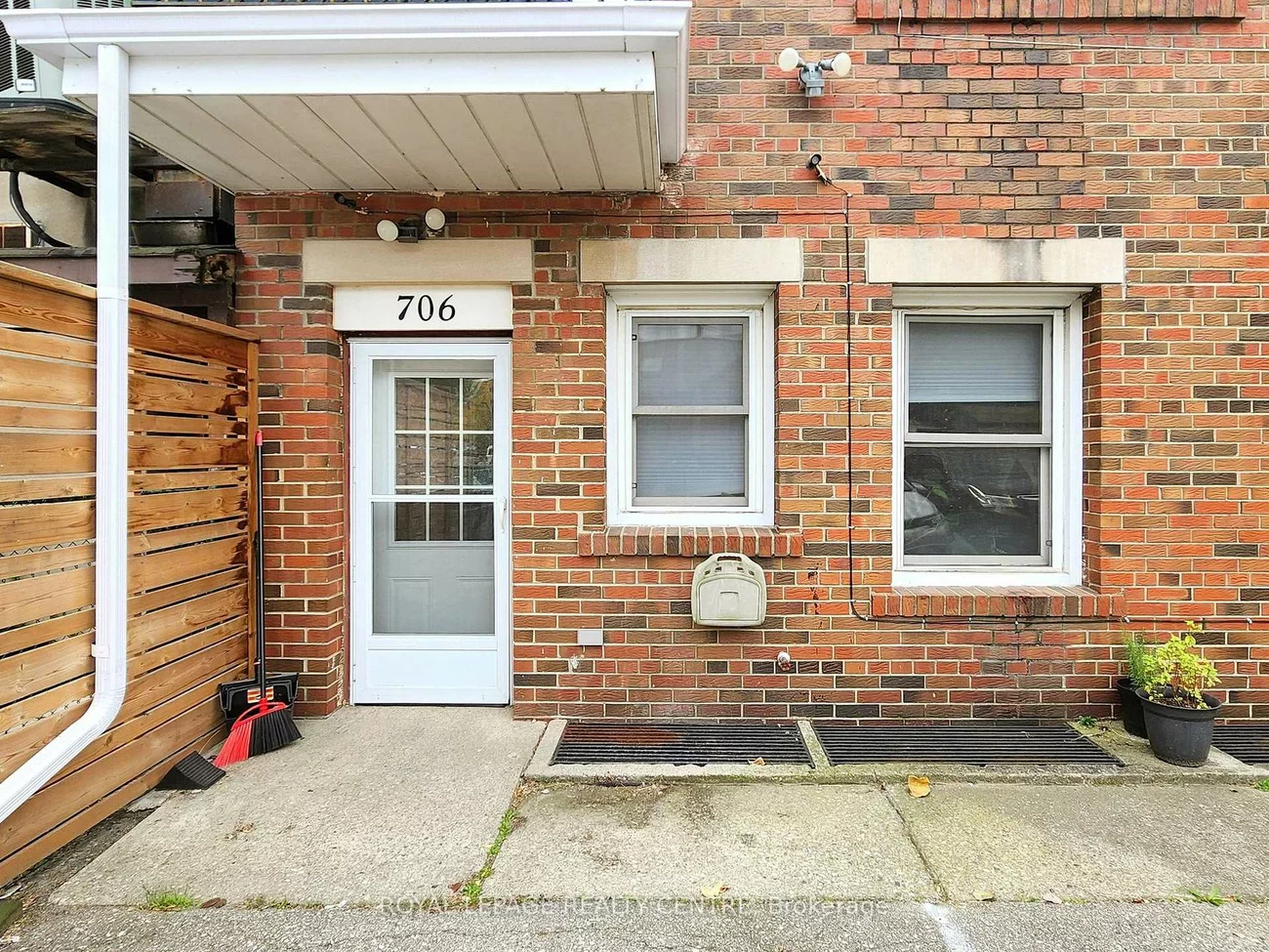 706, The Queensway, Stonegate-Queensway, Toronto