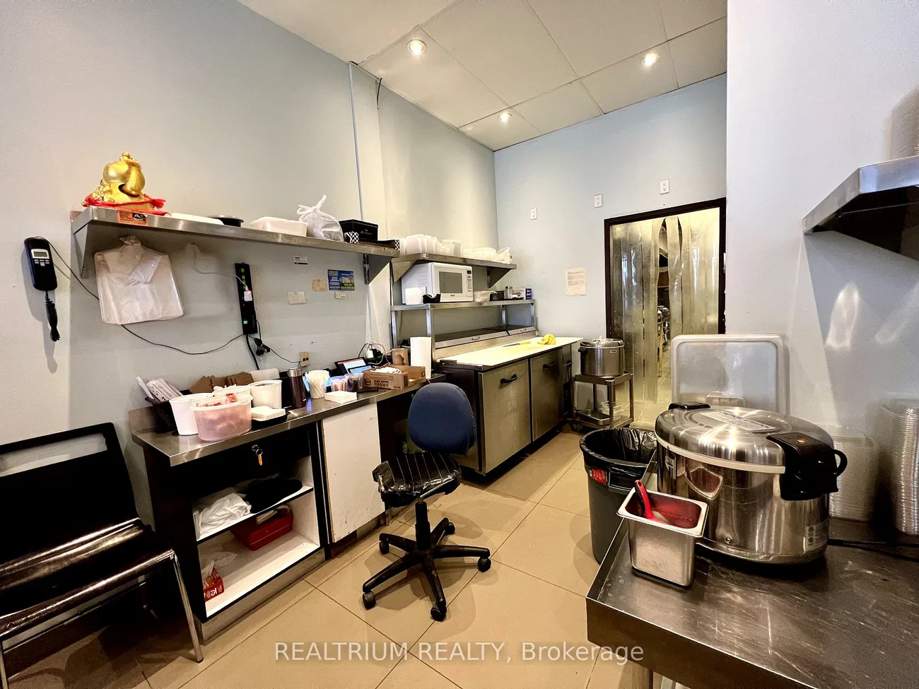 1077, Wilson, Downsview-Roding-CFB, Toronto