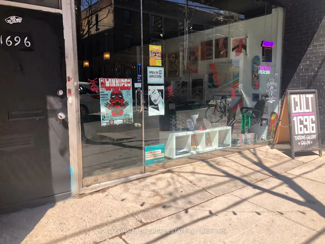 1696, Queen, Roncesvalles, Toronto