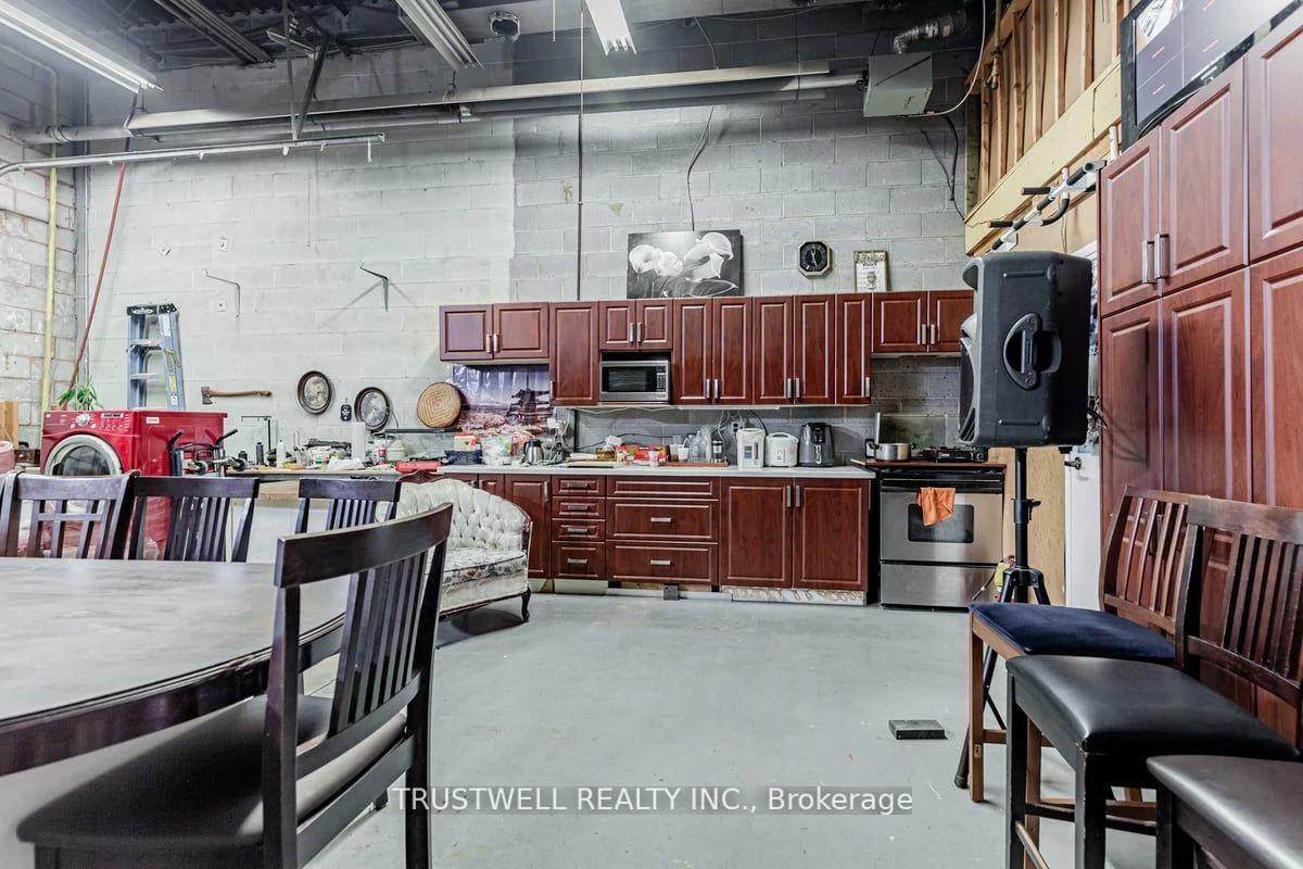 750, Oakdale, Glenfield-Jane Heights, Toronto