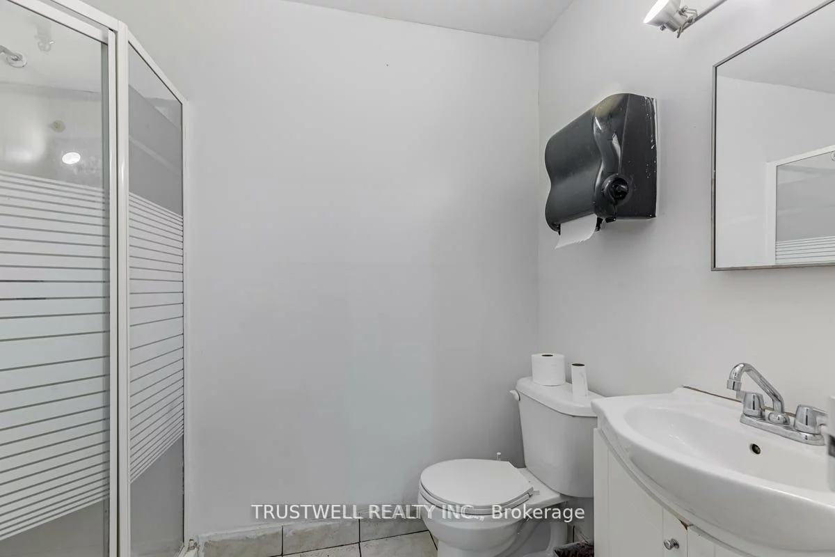 750, Oakdale, Glenfield-Jane Heights, Toronto