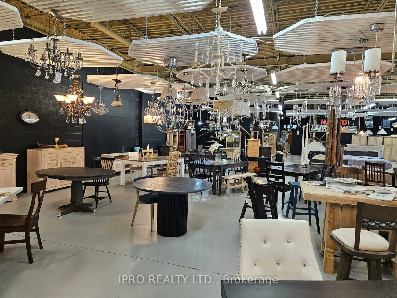 24, Ronson, West Humber-Clairville, Toronto