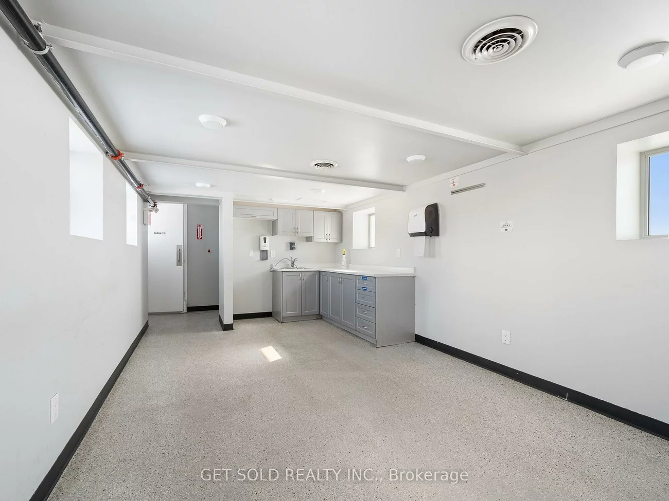 650, Fenmar, Humber Summit, Toronto