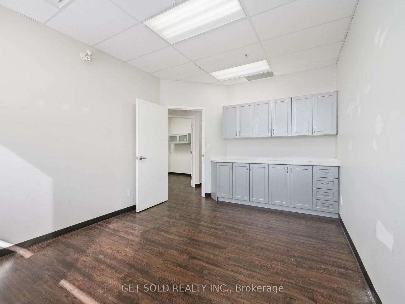 650, Fenmar, Humber Summit, Toronto