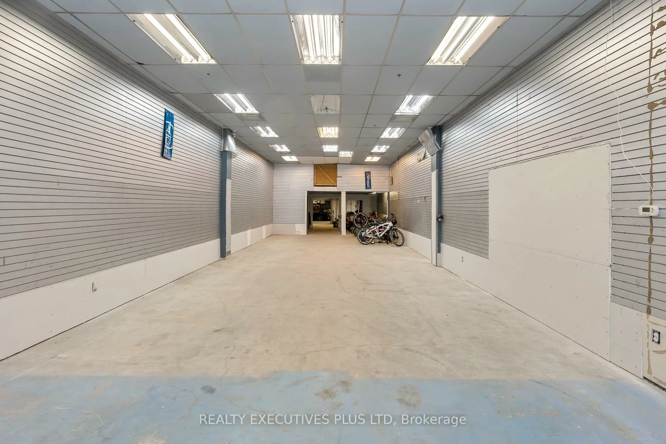6921, Steeles, West Humber-Clairville, Toronto