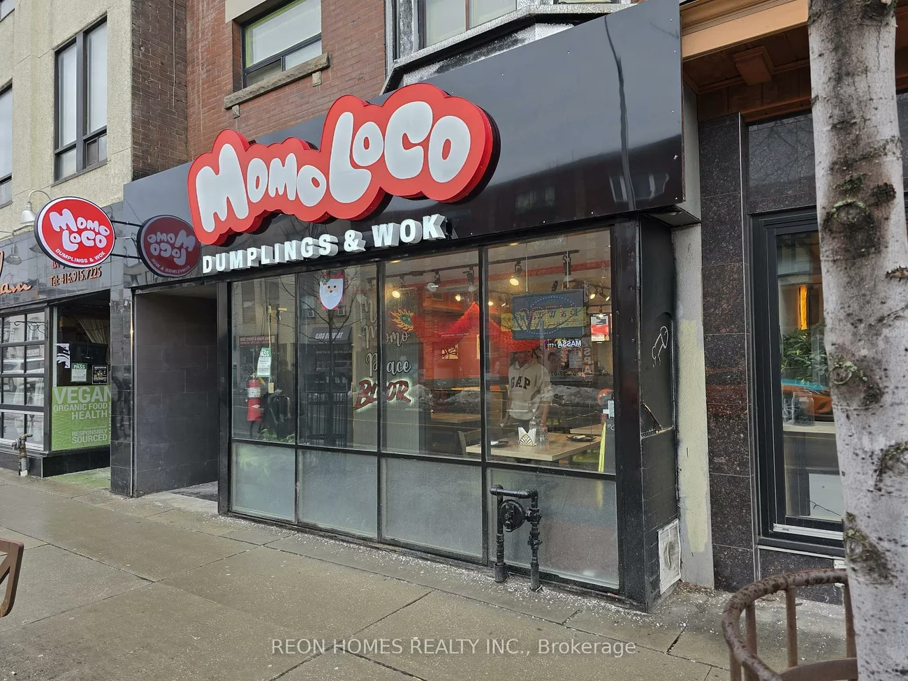810, Bloor, Dovercourt-Wallace Emerson-Junction, Toronto