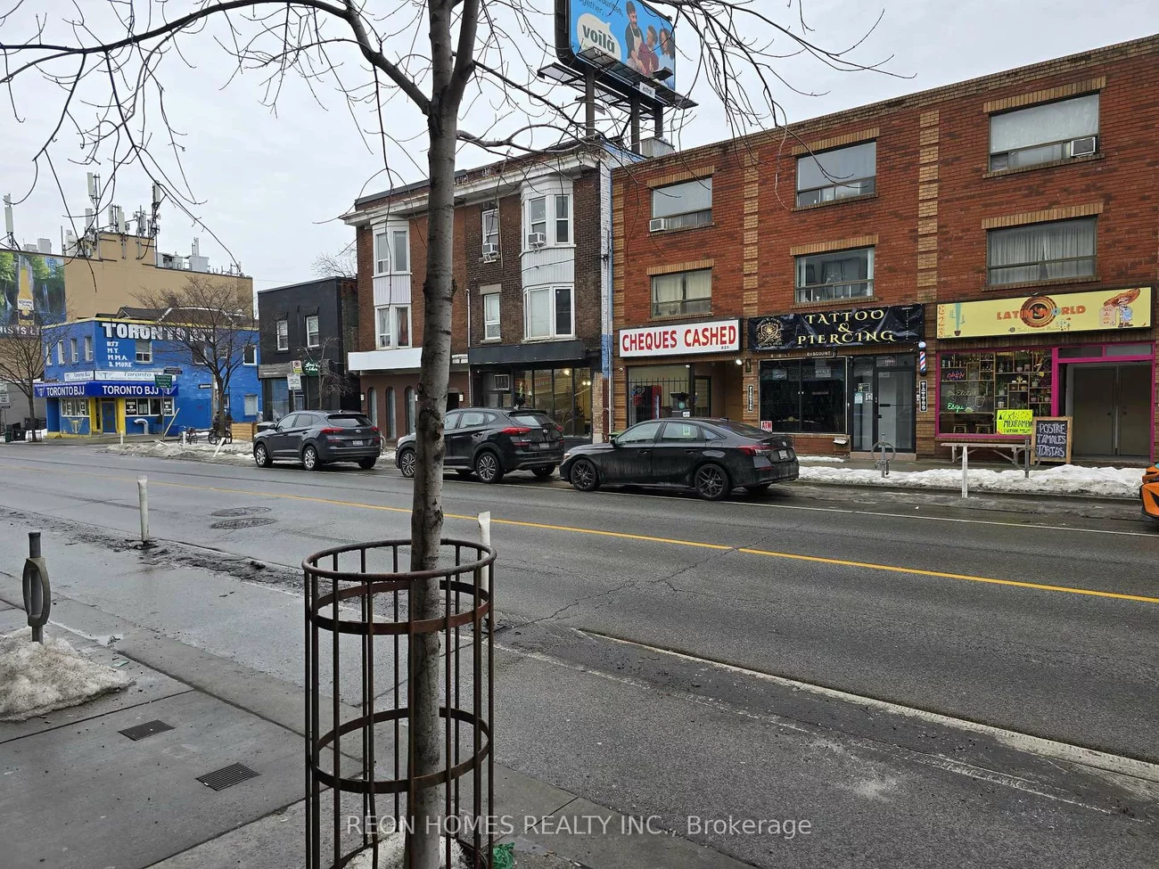810, Bloor, Dovercourt-Wallace Emerson-Junction, Toronto