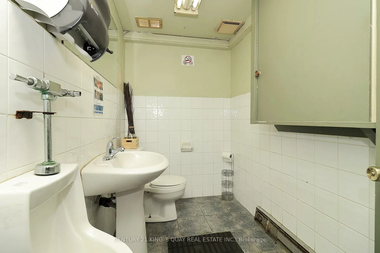748, Wilson, Downsview-Roding-CFB, Toronto