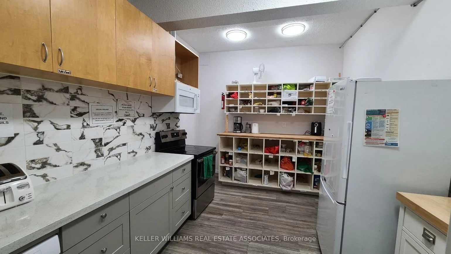 83, Elm, South Parkdale, Toronto