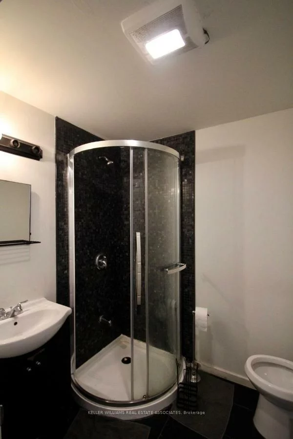 83, Elm, South Parkdale, Toronto