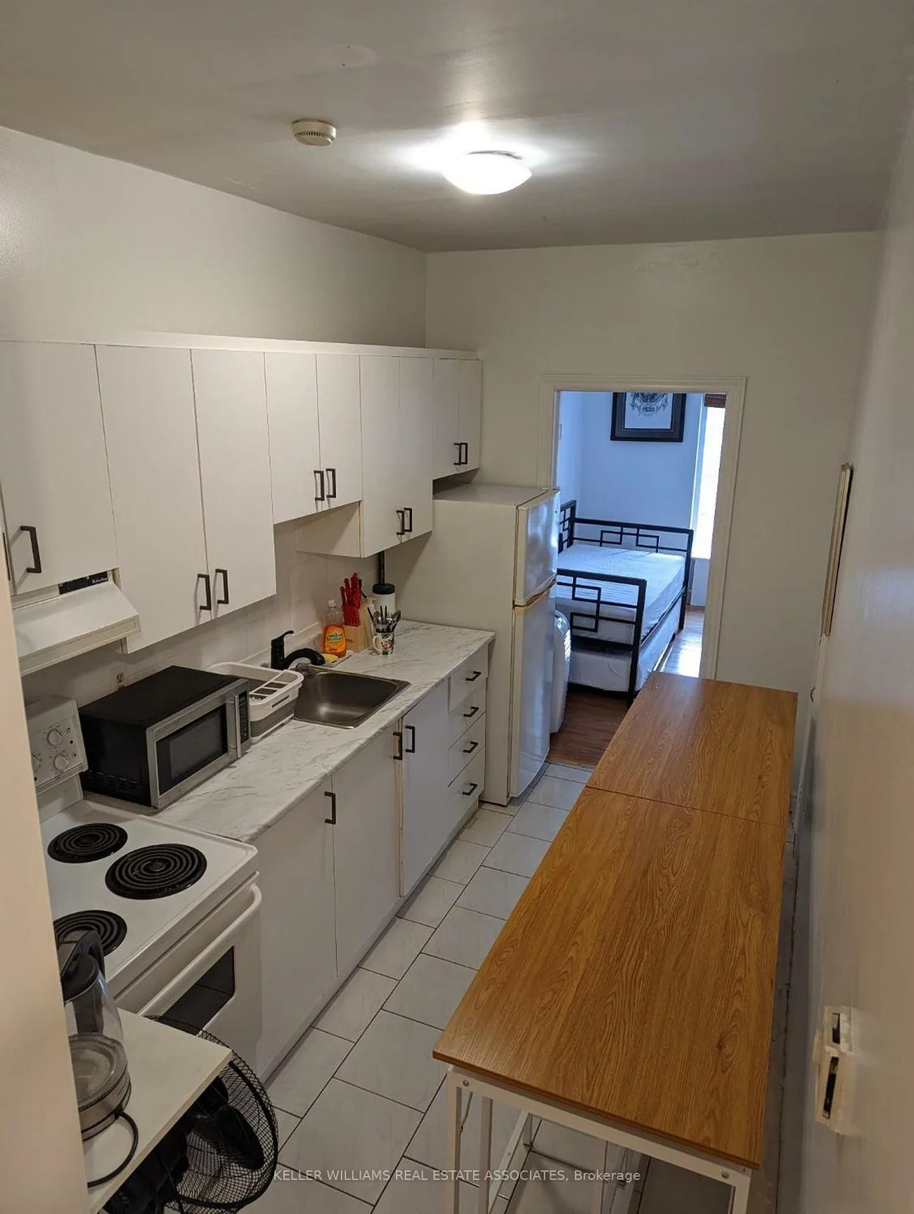 83, Elm, South Parkdale, Toronto