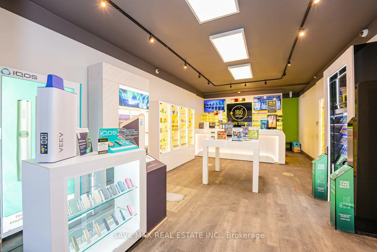 886, Bloor, Dovercourt-Wallace Emerson-Junction, Toronto