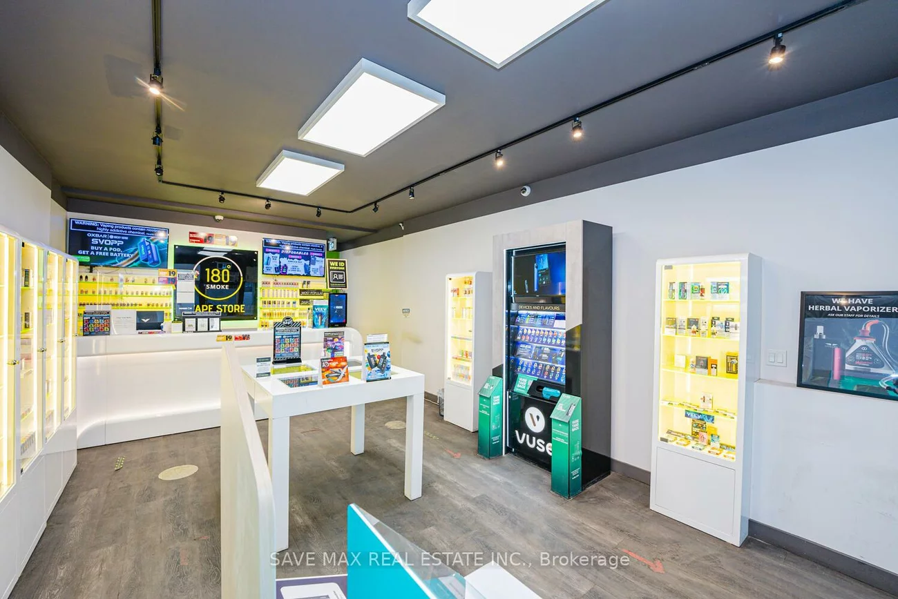 886, Bloor, Dovercourt-Wallace Emerson-Junction, Toronto