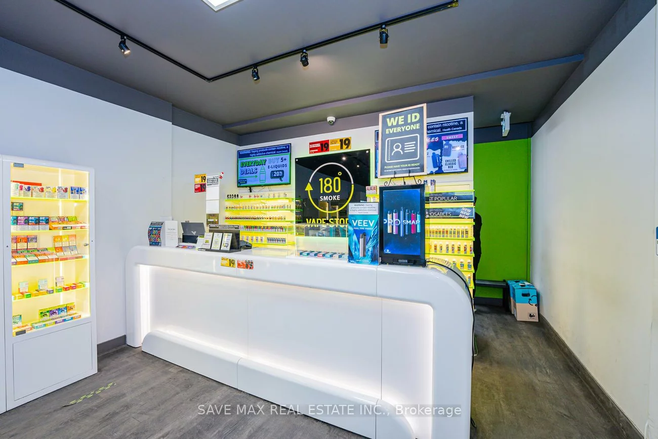 886, Bloor, Dovercourt-Wallace Emerson-Junction, Toronto