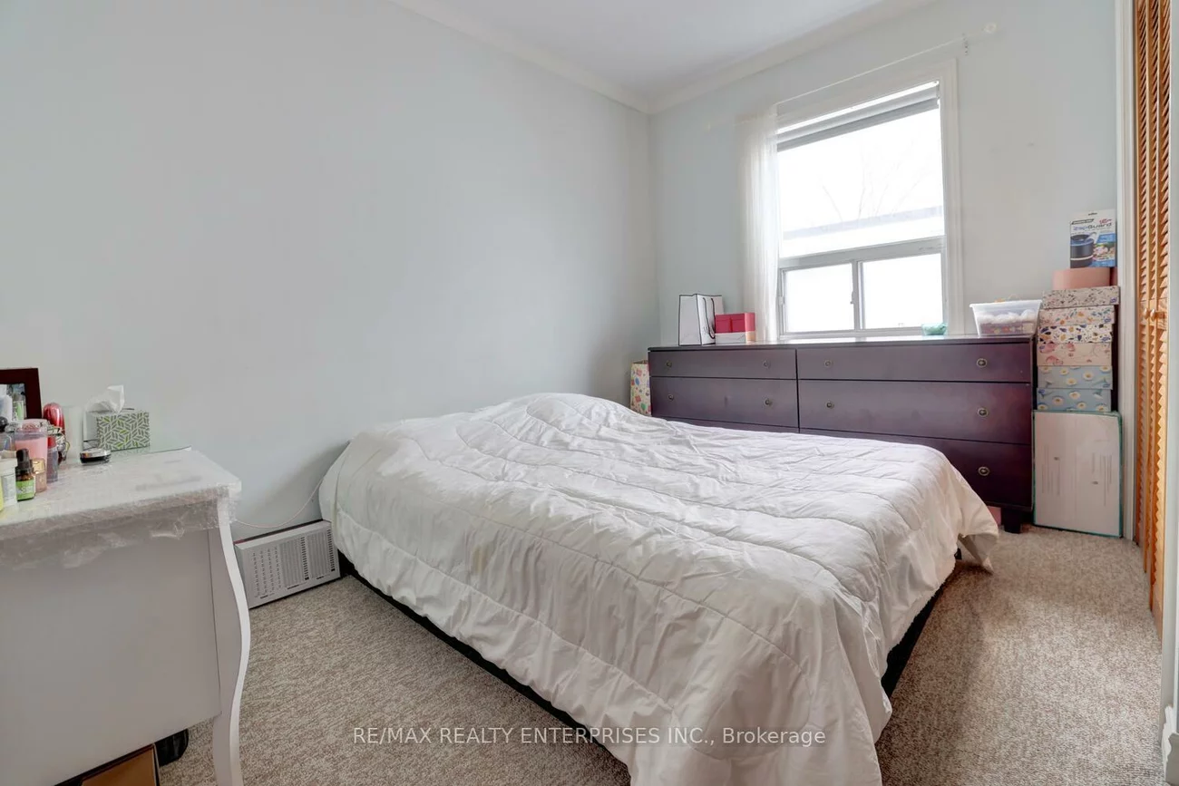 448, Browns, Alderwood, Toronto