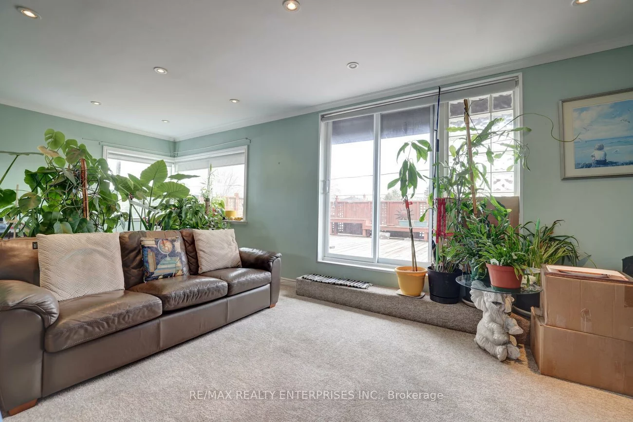 448, Browns, Alderwood, Toronto
