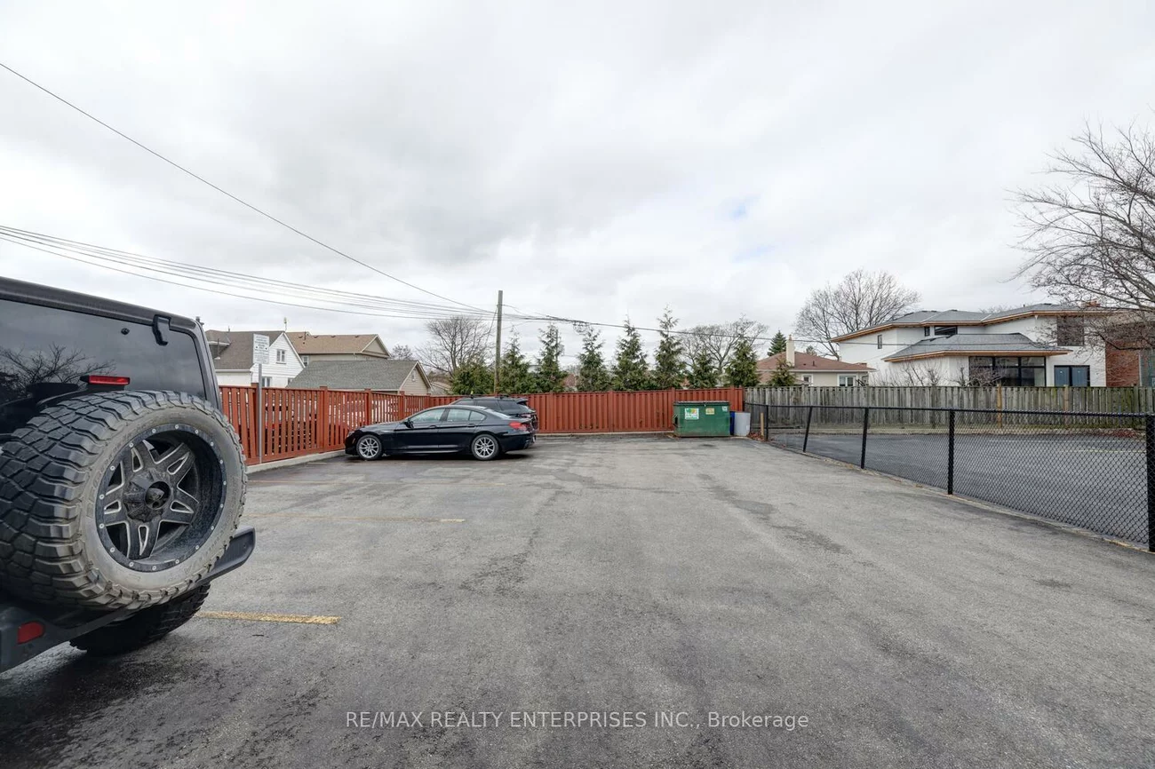 448, Browns, Alderwood, Toronto