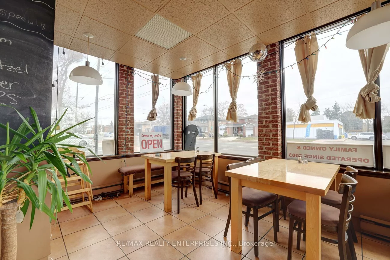 448, Browns, Alderwood, Toronto