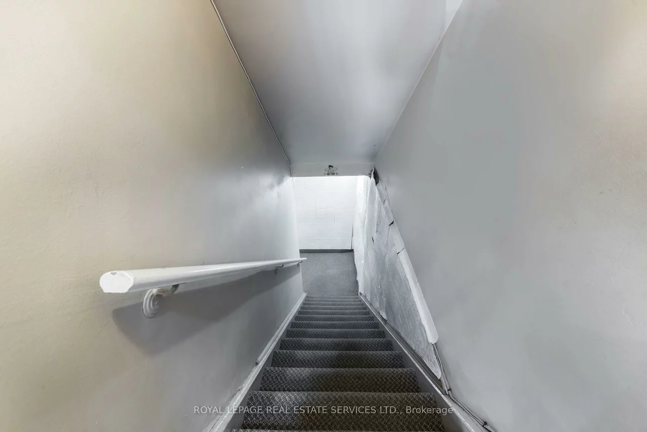 727, The Queensway, Stonegate-Queensway, Toronto