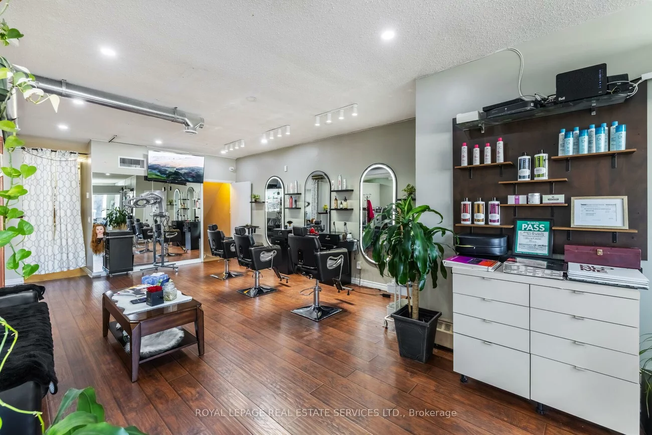 727, The Queensway, Stonegate-Queensway, Toronto