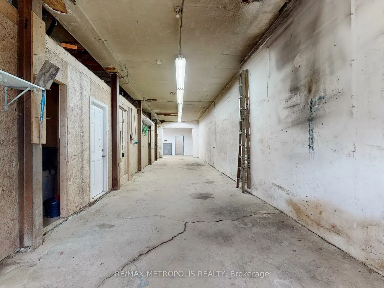 48, Hyde, Keelesdale-Eglinton West, Toronto