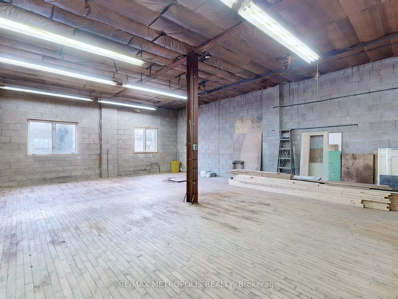 48, Hyde, Keelesdale-Eglinton West, Toronto