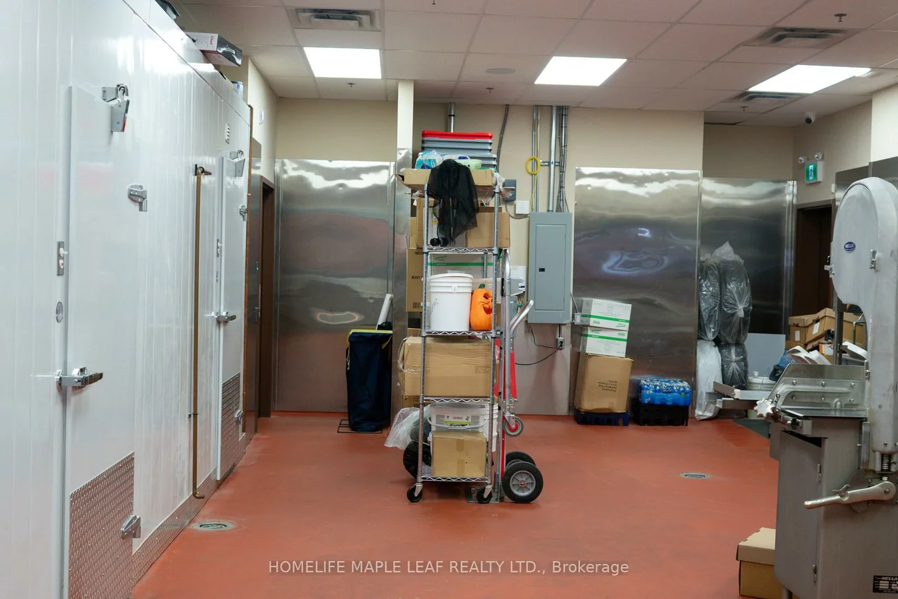 21, Rexdale, Etobicoke West Mall, Toronto
