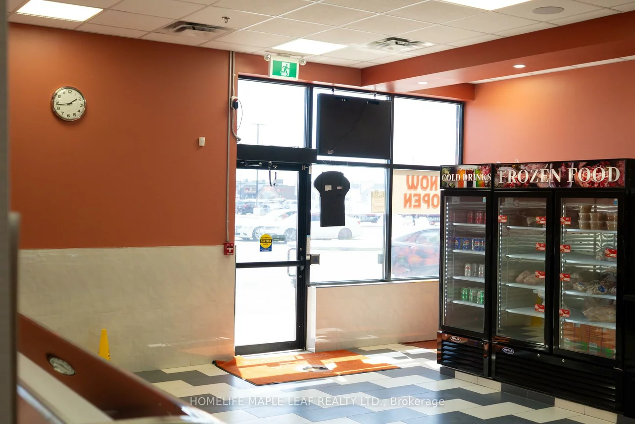 21, Rexdale, Etobicoke West Mall, Toronto